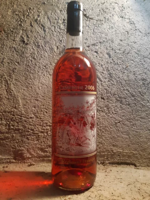 Vin rosé 2006 Camerone Légion Etrangère bouteille peinte