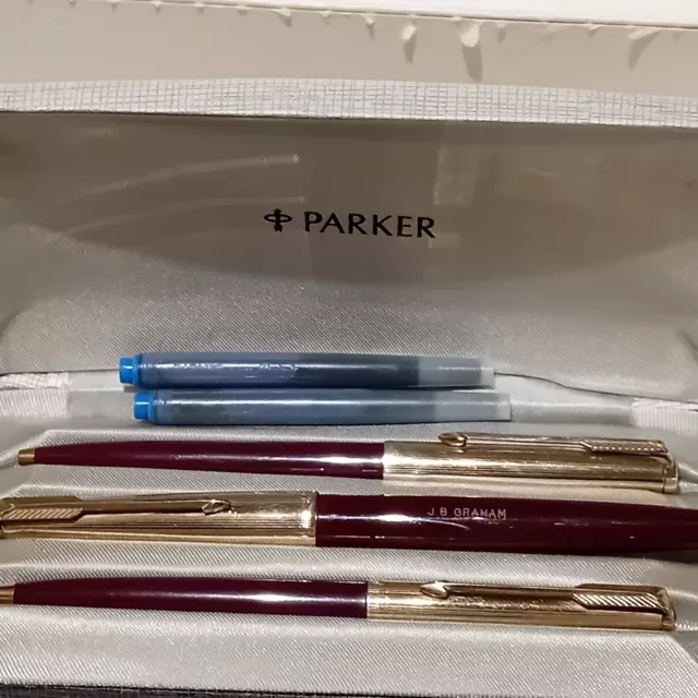 Vintage Burgundy Parker 65 Fountain Pen set Rolled gold caps 14k Nib c1970 3