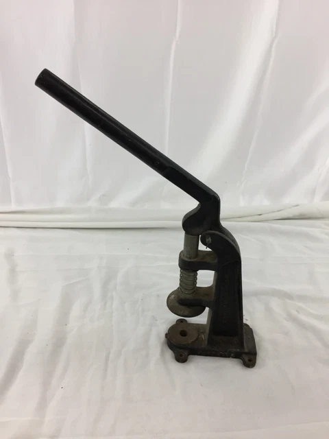 antique Defiance Button Machine No. 1920 Leather Working Toll. (s8)