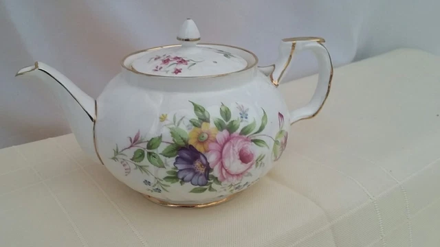 AYNSLEY CHINA AYNSLEY Mini Teapot Lid, Gold Trim (2 cup)