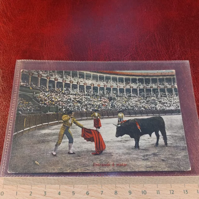 Vintage Postcard Entrando a Matar Bull Fighting Spain