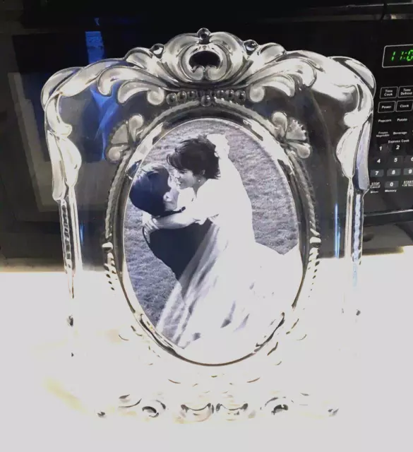 Mikasa Princess Oval 5" x 7" Crystal Picture Frame  Gorgeous!
