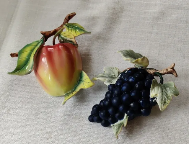 Vintage Napco Japan Chalkware Ceramic Apple Grape B3761 Wall 3D Art Kitchy Read