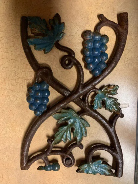 Vintage Wrought-iron piece grapes & leaves 11" x 7 1/4" x 1/2" authentic