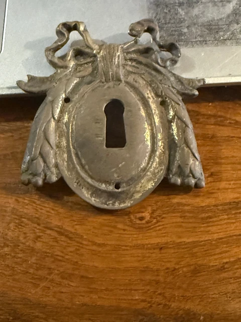 Entrée De Serrure En Laiton Style Louis XIV - 11.5 X 7.8 Cm - Occasion Bon État - France