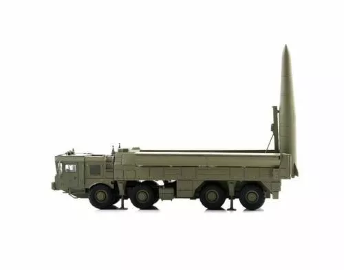 Modelcollect 1:72 Russian 9K723 Iskander-M Tactical Ballistic Missile MZKT 72002 2