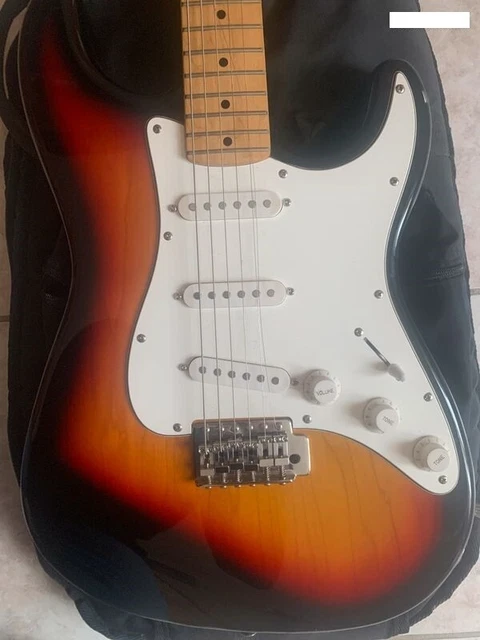 Guitare électrique Stratocaster Vintage JIM HARLEY 3
