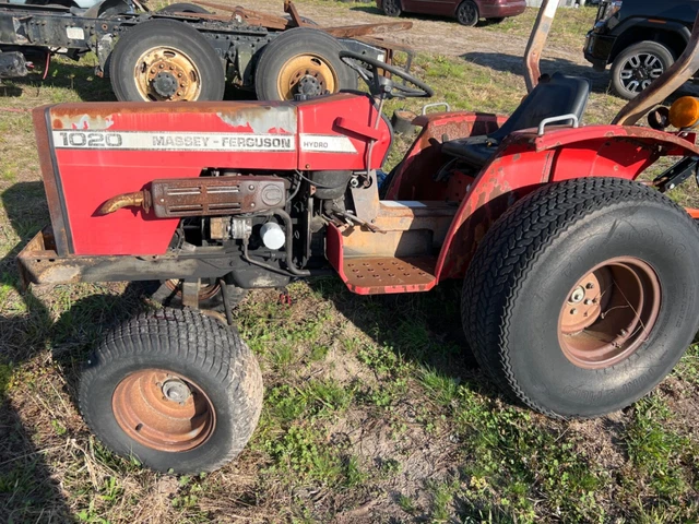 Massey Ferguson 1020 hydro (parts tractor)