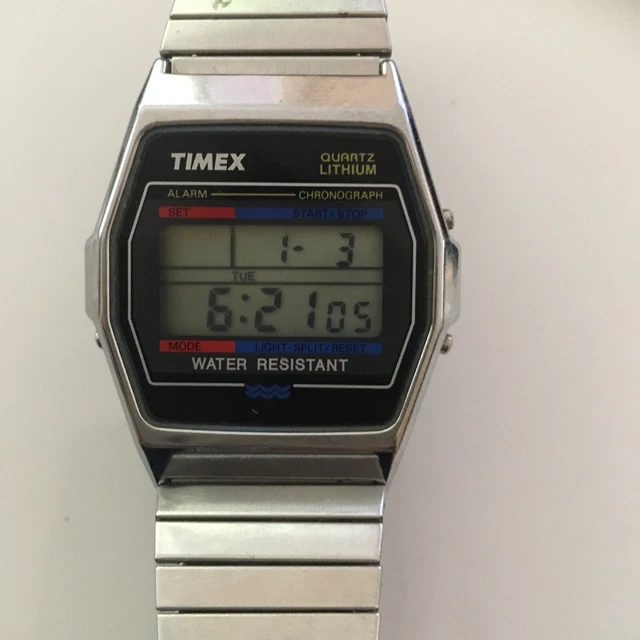 Montre Timex Vintage Modèle 745 - Chronographe, Alarme, étanche 100m, Occasion En Bon état