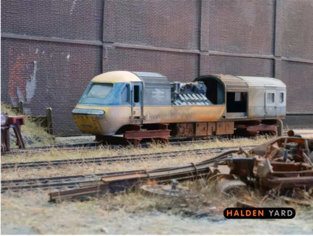 OO gauge locomotive. heavily rusted and weathered Class 43 HST diesel.  Ref H8