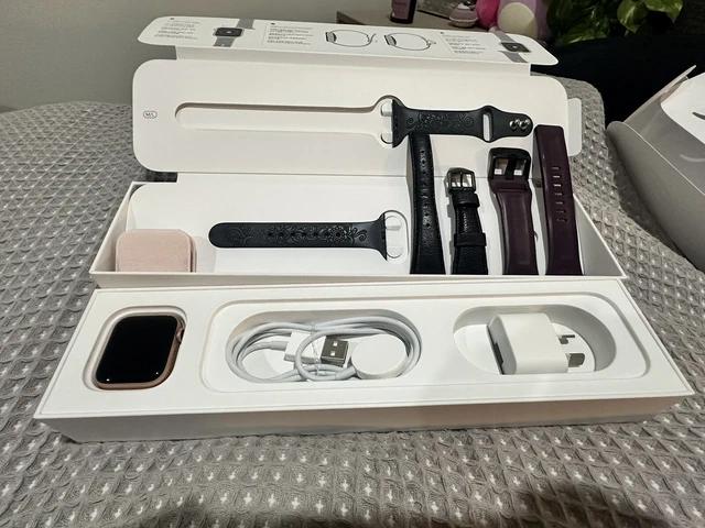 Apple Watch Series 5 40 mm Aluminium with 3 Bands - GPS + Cellular