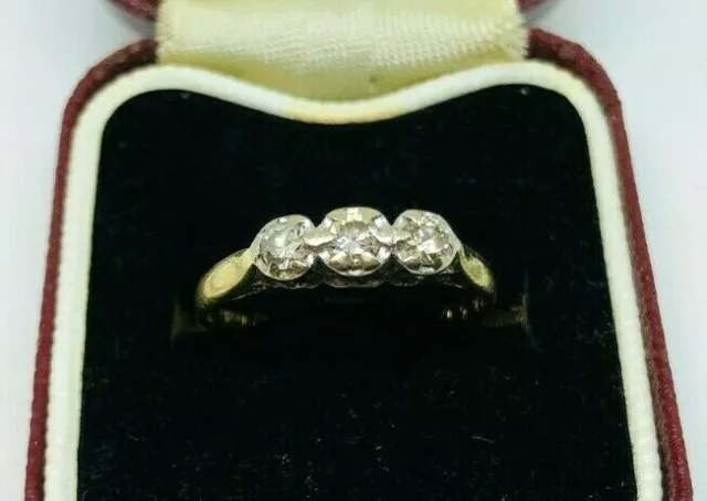 Stunning 18ct Yellow Gold Trilogy Diamond Ring Size L - GREAT CONDITION