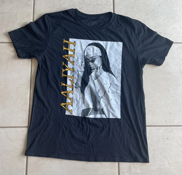 Aaliyah  Black T-Shirt Short Sleeve Size L