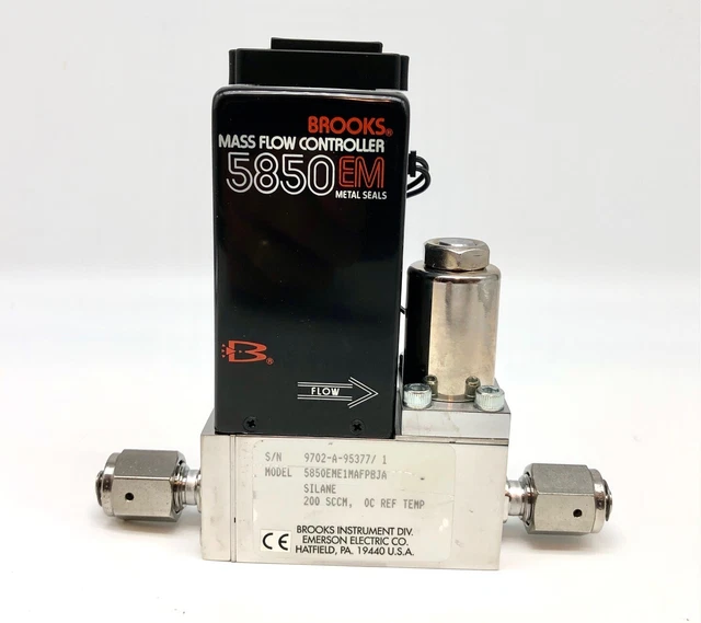 Brooks Instrument 5850EM Mass Flow Controller 200 SCCM Silane Brooks Instrument 5850EM Mass Flow Controller 200 SCCM Silane