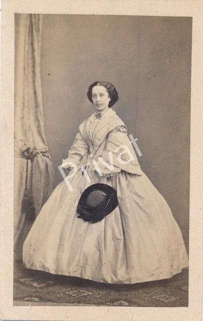 Foto CDV Adel Gräfin Wrangel Julie von Leinner Porträt Atelier Aufnahme L1.09
