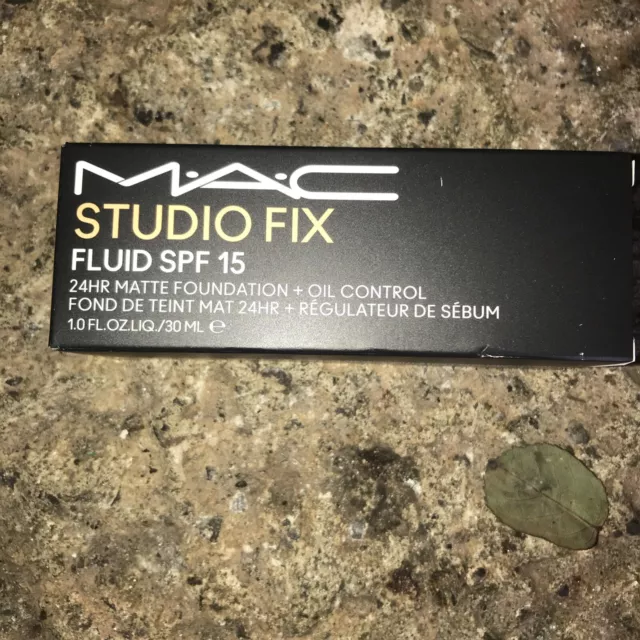 Mac Studio Fix Fluid Spf15  Matte Foundation 30Ml- Shade: Nc 17