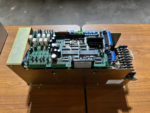 YASKAWA Servopack Drive Servo Controller CACR-SR44BB1AM - USED - Good Cond