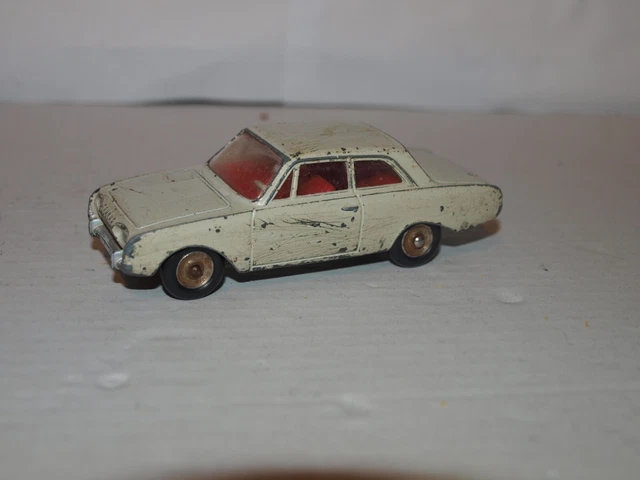 Dinky Toys Meccano France Ford Taunus