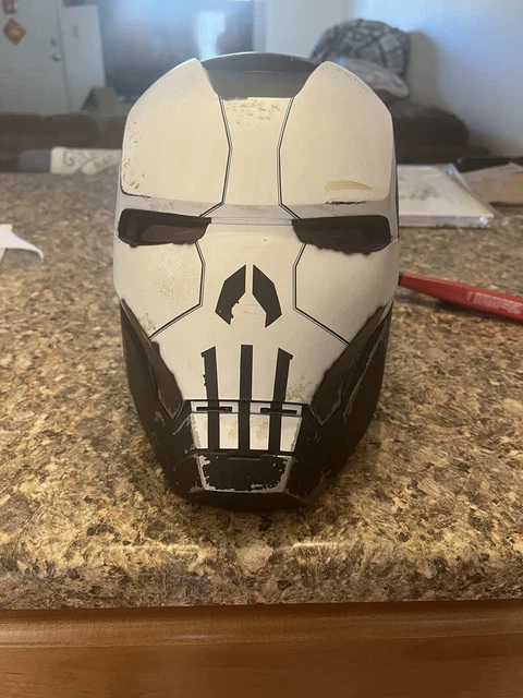 Marvel Legends Series Gamerverse The Punisher Electronic Helmet War Machine Prop