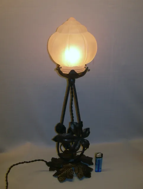 Jugendstil - Haenge/Stehlampe aus geschwaerztem Eisen mit Glasbluete um 1900