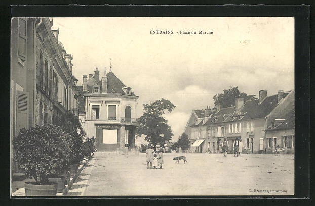 CPA Entrains, Place du Marchè