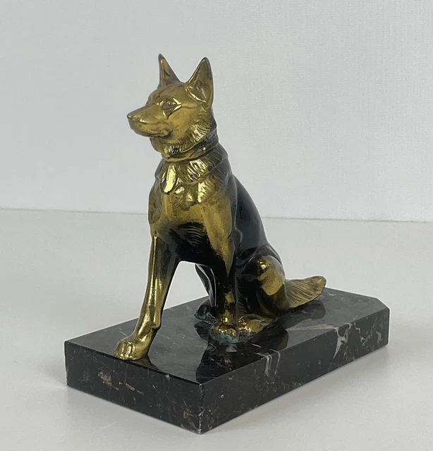 Statuette animalier chien en bronze ancien socle marbre noir