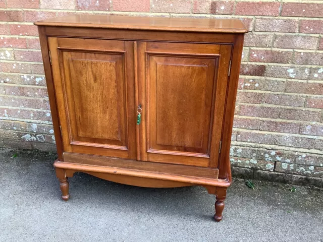 Antique Mahogany Victorian Sideboard/Cupboard