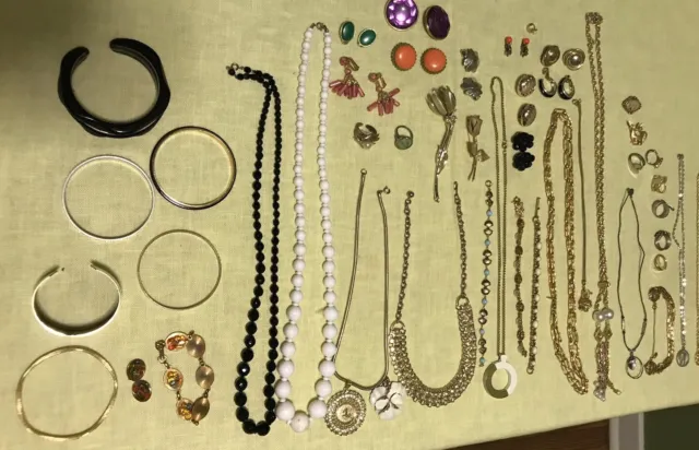 Lot Vintage Jewelry Necklaces Bracelets Earrings Pins