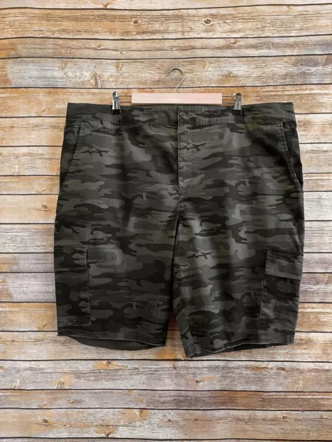 Sanctuary Green Camo Bermuda Cargo Shorts Size 3X NWOT