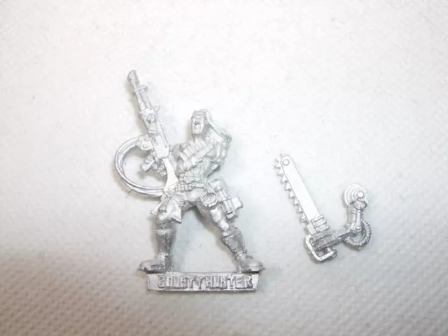 Bounty Hunter Lasgun & Chainsword Metal Necromunda 1995 Warhammer 40,000 GW