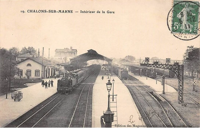 51 - CHALONS SUR MARNE - SAN27376 - Intérieur de la Gare - Train