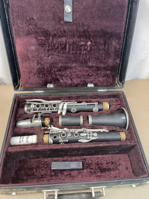 Vintage Selmer Bundy Bb Wood Clarinet With Hard Deluxe Case Vintage Selmer Bundy Bb Wood Clarinet With Hard Deluxe Case
