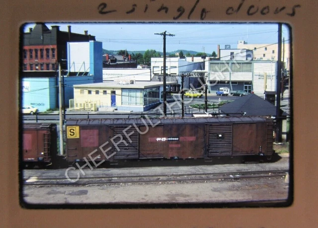 Original '77 Kodachrome Slide Ex-PC CR Conrail 37791 2 Single Door Boxcar  38W19