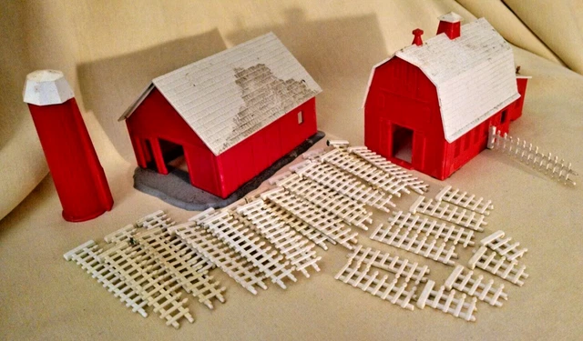 Barn Lot Train Set Display Silo Fence Pieces Plastic Farm As Is Red White.