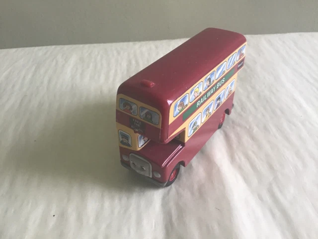 ERTL THOMAS THE TANK ENGINE & FRIENDS TRAINS, CARRIAGES ETC individually priced. ERTL THOMAS THE TANK ENGINE & FRIENDS TRAINS, CARRIAGES ETC individually priced.
