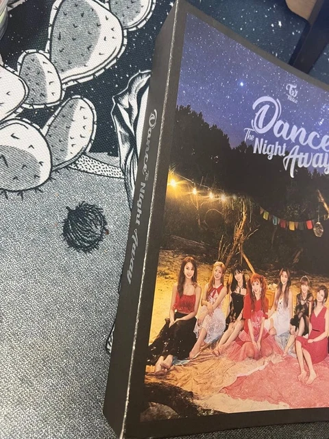 TWICE DANCE THE Night Away Photocard Case Korea Limited EUR 240,55