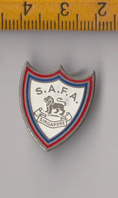 Singapore SAFA Football Federation Association brooch pin badge logo