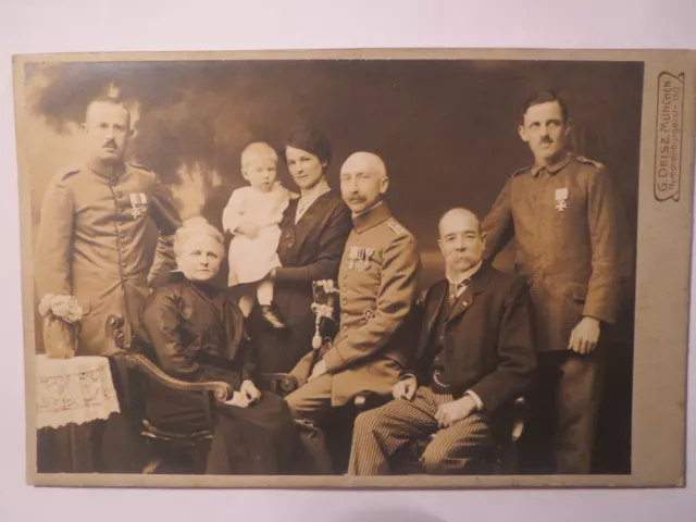 München - Soldaten mit Orden und Familie - 1919 - Gruppenbild / KAB