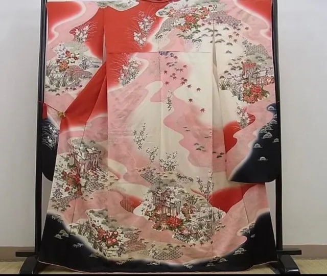 Luxury long-sleeved kimono　Furisode, imperial car auspicious flower pattern