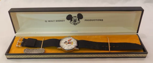 Vtg Walt Disney Mickey Mouse Watch   17 Jewels