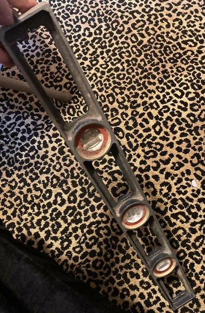 ESTATE SALE:  VINTAGE Stanley Handyman Level No. H1297a-24