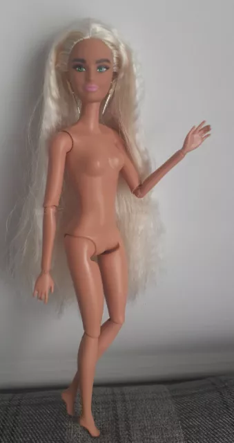 Barbie Doll. Extra #8. Blonde Hair. No Clothes just Earrings. Articulated. Fab!