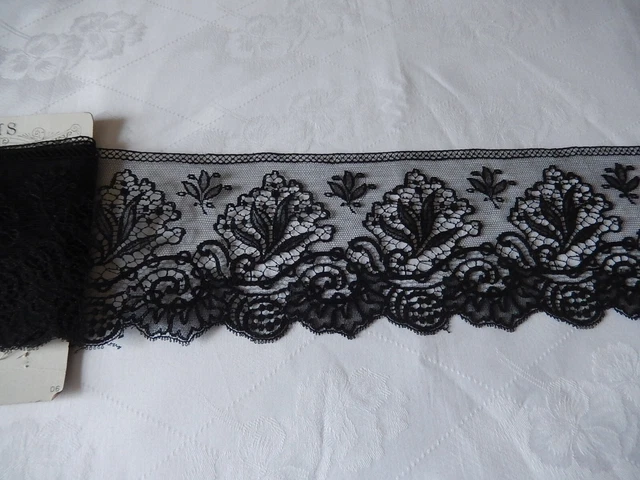 DENTELLE ANCIENNE NOIRE  : 1,90 m x 13 cm