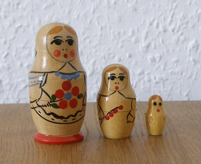Matrjoschka. Matroschka! Babuschka! Matruschka. Matrioschka! 3 Holz-Puppen!!!!!!