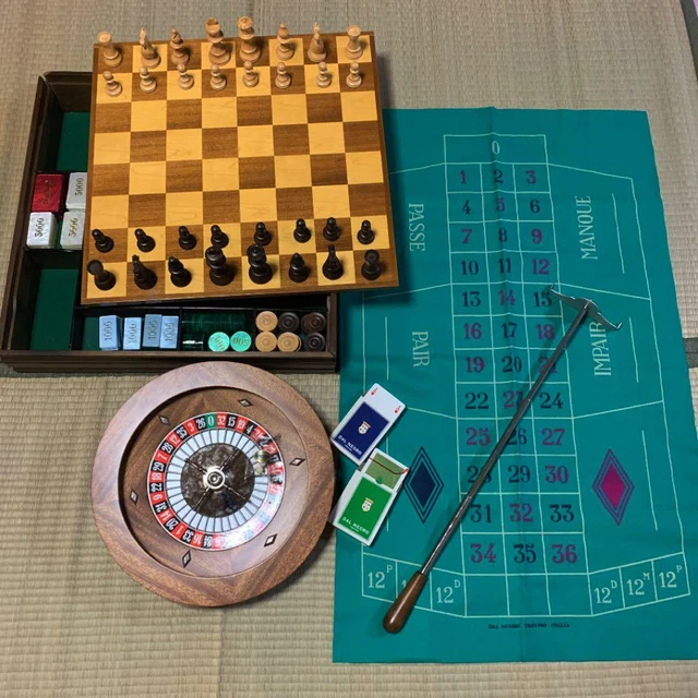 Rare Dal negro Vintage Early 1900s Wooden chess, roulette, casino set Italy