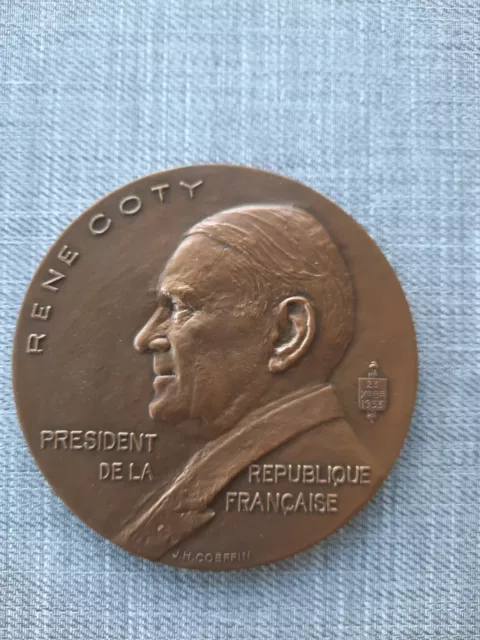 Medaille Bronze Du Président René COTY