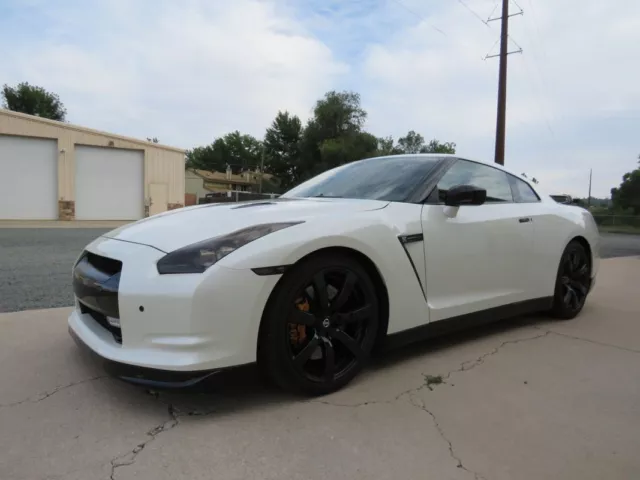 2010 Nissan GT-R Premium Very clean &amp; low miles Must see 2