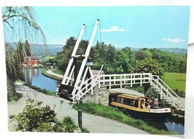 Narrowboat Canal Boat Worcester on the Pontcyslite llangolen Canal Vtg Postcard