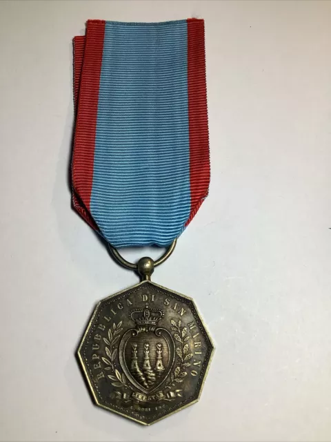 Saint Marin - San Marino Merito - Ordre Médaille mérite militaire Argent silver