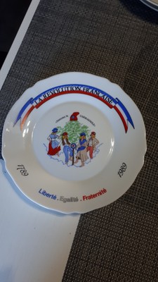 Assiette Décorative Arcopal Le Révolution Française - Motif 'vivre Libre', Occasion En Bon état